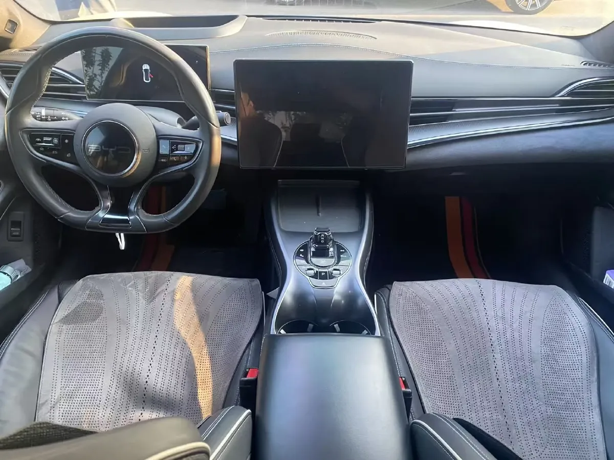 2022 AITO AITO M5 Range Extended 125HP REEV 40KWH,autocango,china used car exporter,china ev exporter,chinese used car exporter,chinese used ev exporter