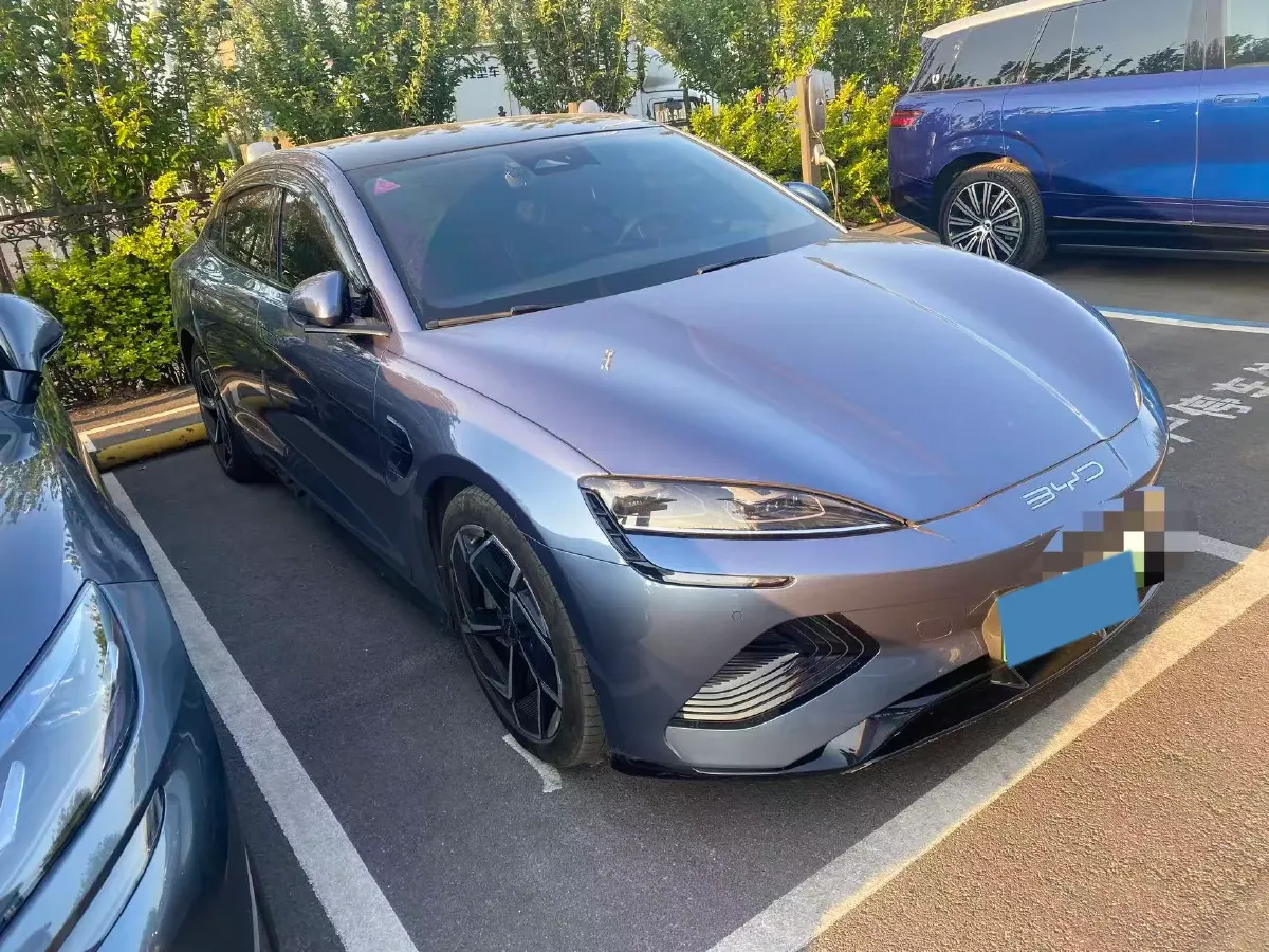 2022 AITO AITO M5 Range Extended 125HP REEV 40KWH,autocango,china used car exporter,china ev exporter,chinese used car exporter,chinese used ev exporter