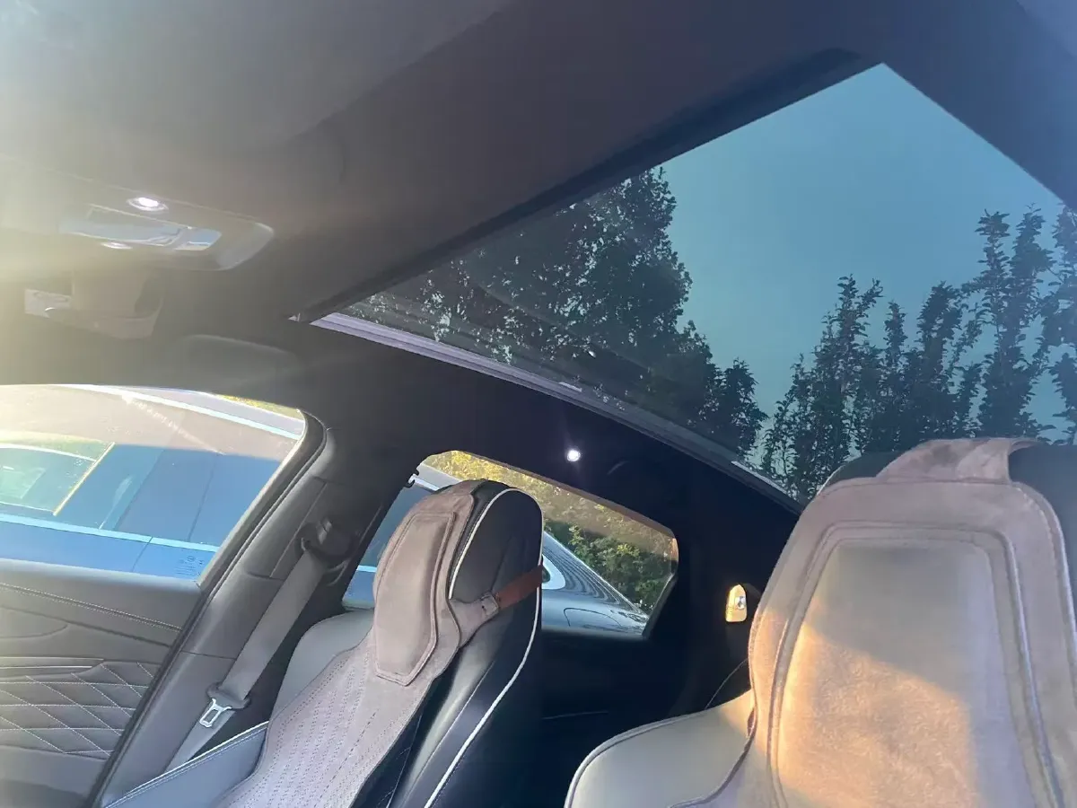 2022 AITO AITO M5 Range Extended 125HP REEV 40KWH,autocango,china used car exporter,china ev exporter,chinese used car exporter,chinese used ev exporter