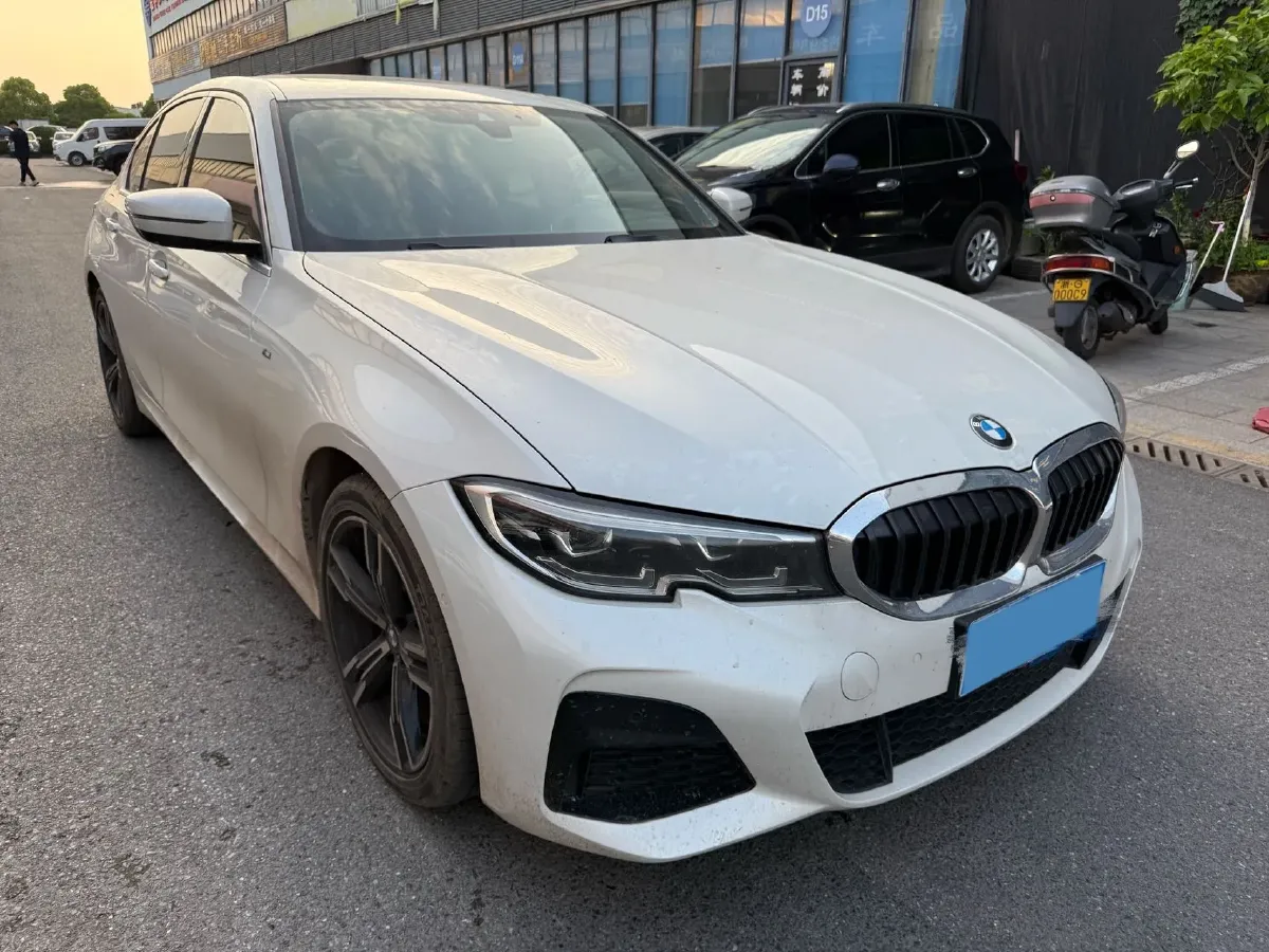 2022 BMW 3 Series 2.0T 184HP L4 8AT,autocango,china used car exporter,china ev exporter,chinese used car exporter,chinese used ev exporter