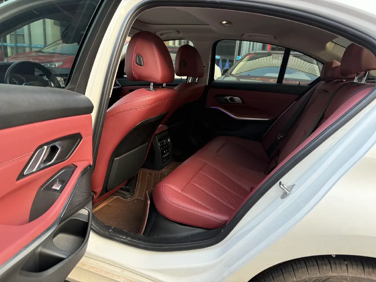 2022 BMW 3 Series 2.0T 184HP L4 8AT,autocango,china used car exporter,china ev exporter,chinese used car exporter,chinese used ev exporter