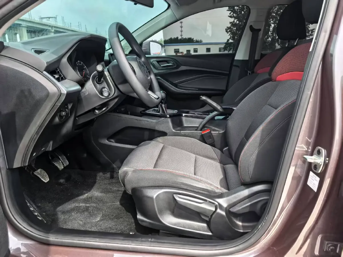 2022 MG 5 1.5L 120HP L4 5MT,autocango,china used car exporter,china ev exporter,chinese used car exporter,chinese used ev exporter