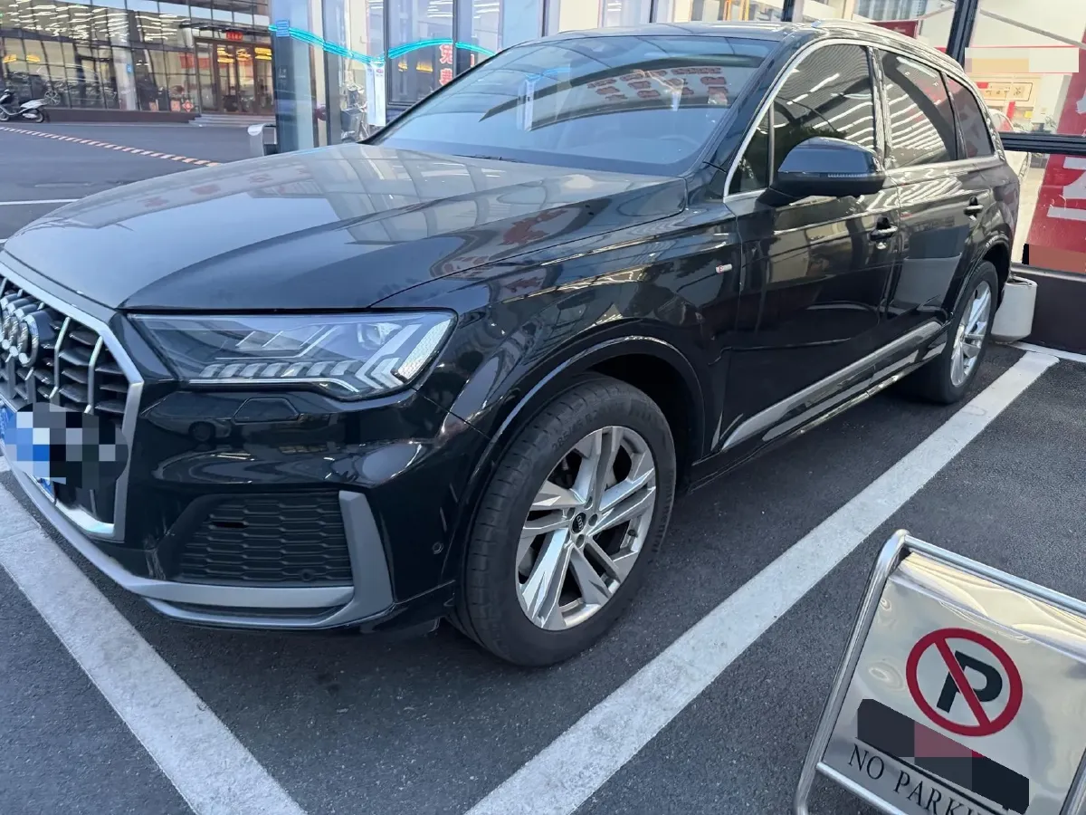2021 Audi Q7 2.0T 245HP L4 8AT,autocango,china used car exporter,china ev exporter,chinese used car exporter,chinese used ev exporter