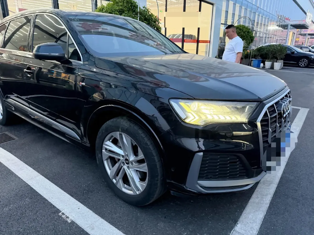 2021 Audi Q7 2.0T 245HP L4 8AT,autocango,china used car exporter,china ev exporter,chinese used car exporter,chinese used ev exporter