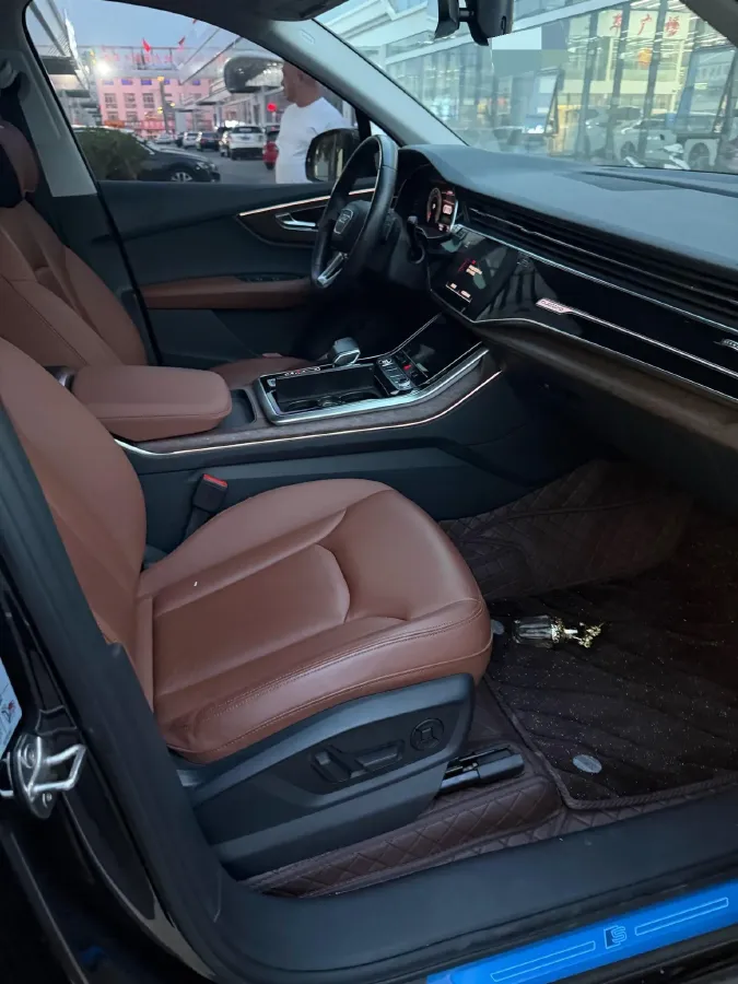 2021 Audi Q7 2.0T 245HP L4 8AT,autocango,china used car exporter,china ev exporter,chinese used car exporter,chinese used ev exporter