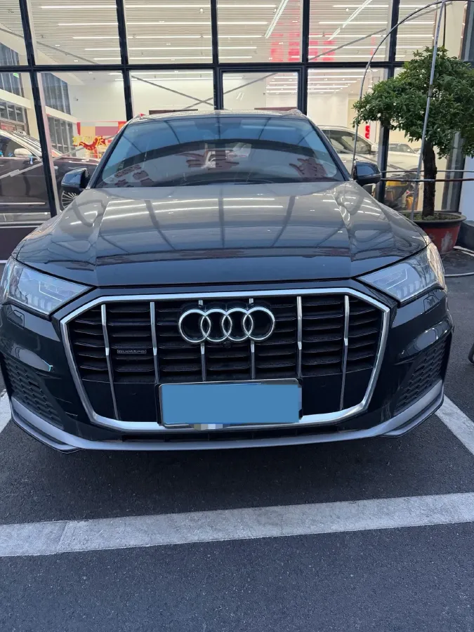 2021 Audi Q7 2.0T 245HP L4 8AT,autocango,china used car exporter,china ev exporter,chinese used car exporter,chinese used ev exporter
