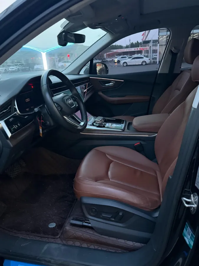 2021 Audi Q7 2.0T 245HP L4 8AT,autocango,china used car exporter,china ev exporter,chinese used car exporter,chinese used ev exporter