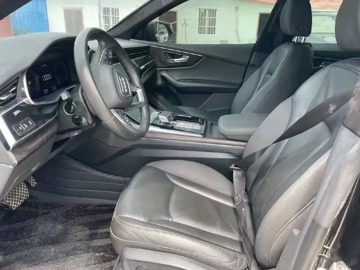 2021 Audi Q8 3.0T 340HP V6 8AT,autocango,china used car exporter,china ev exporter,chinese used car exporter,chinese used ev exporter