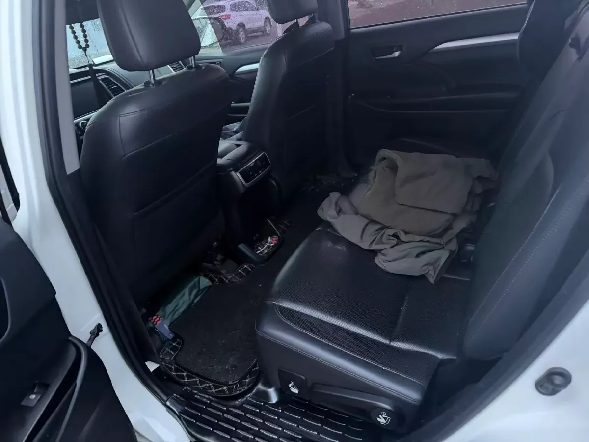 2018 Jeep Grand Commander 2.0T 265HP L4 9AT,autocango,china used car exporter,china ev exporter,chinese used car exporter,chinese used ev exporter