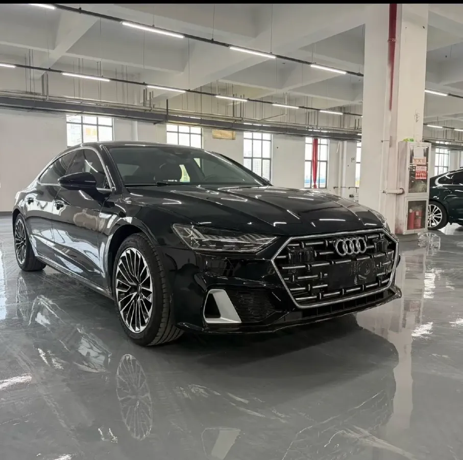 2024 Audi A7L 2.0T 245HP L4 7DCT,autocango,china used car exporter,china ev exporter,chinese used car exporter,chinese used ev exporter