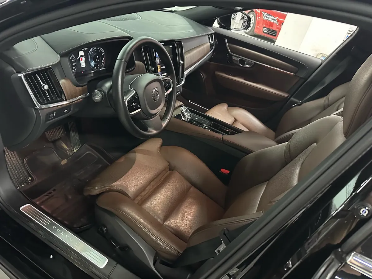 2021 Volvo S90 2.0T 250HP L4 8AT,autocango,china used car exporter,china ev exporter,chinese used car exporter,chinese used ev exporter