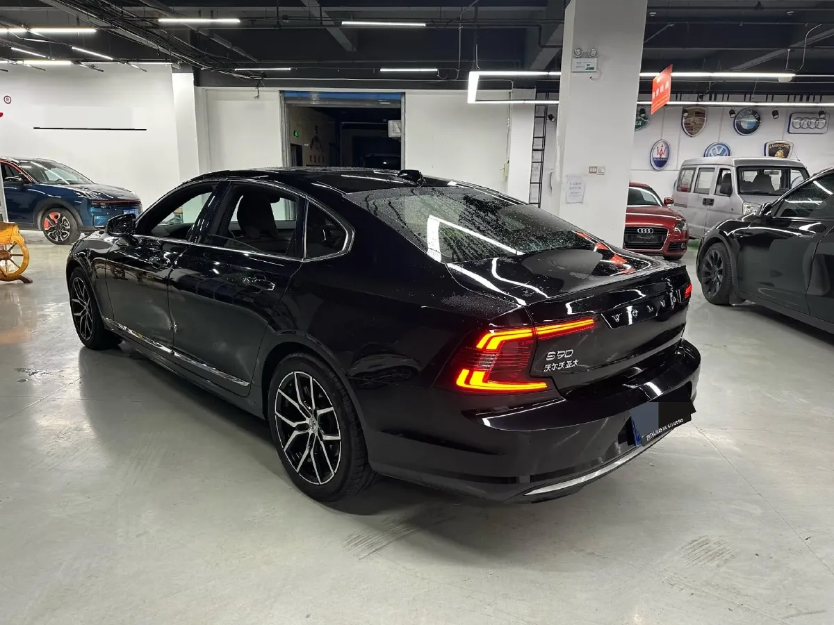 2021 Volvo S90 2.0T 250HP L4 8AT,autocango,china used car exporter,china ev exporter,chinese used car exporter,chinese used ev exporter