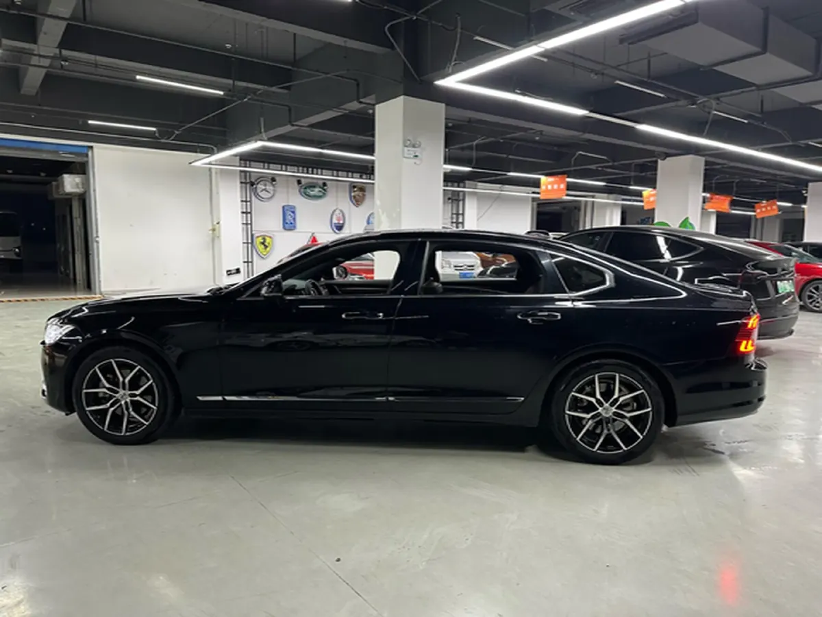 2021 Volvo S90 2.0T 250HP L4 8AT,autocango,china used car exporter,china ev exporter,chinese used car exporter,chinese used ev exporter
