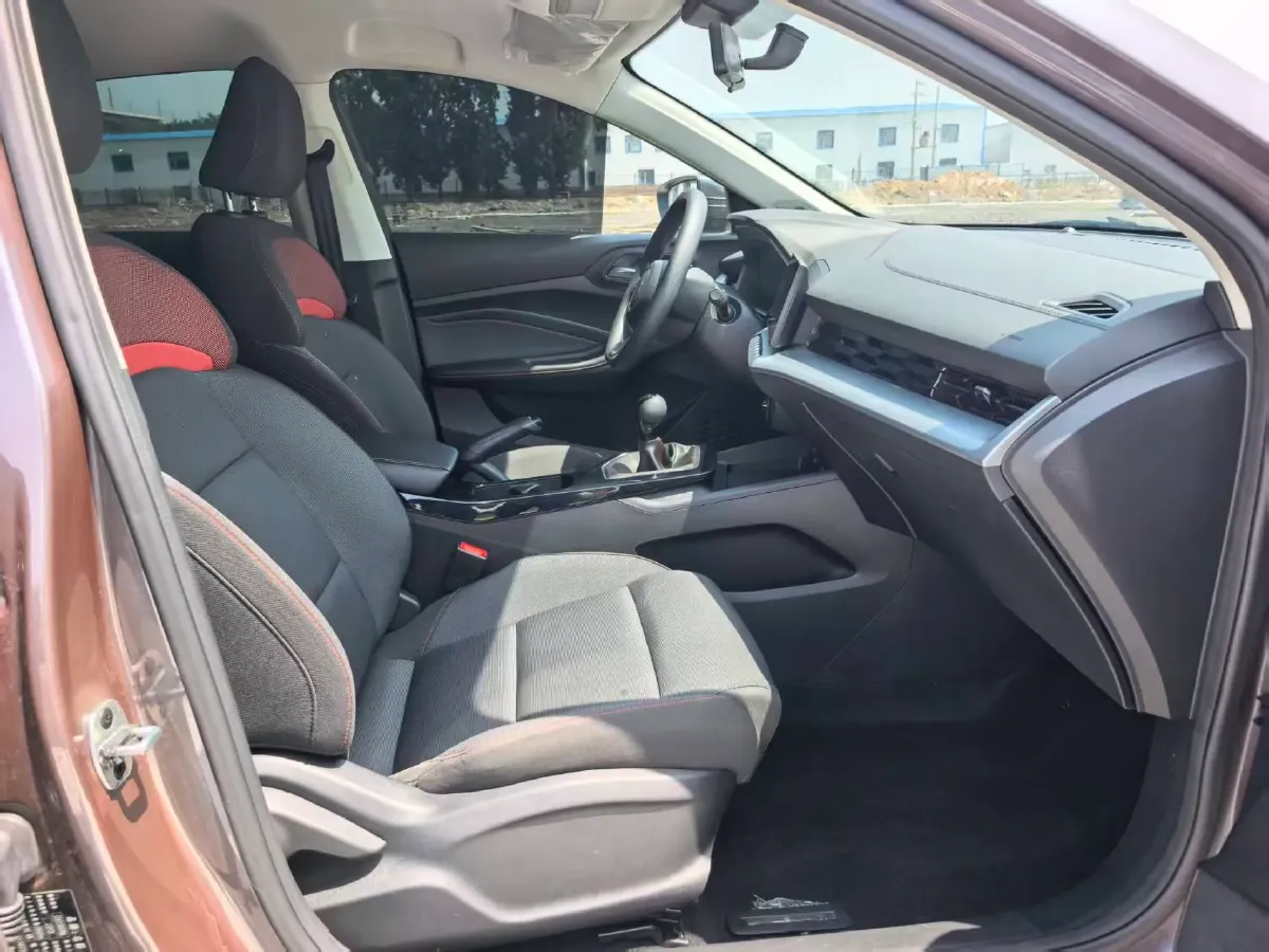 2023 MG 5 1.5L 129HP L4 5MT,autocango,china used car exporter,china ev exporter,chinese used car exporter,chinese used ev exporter