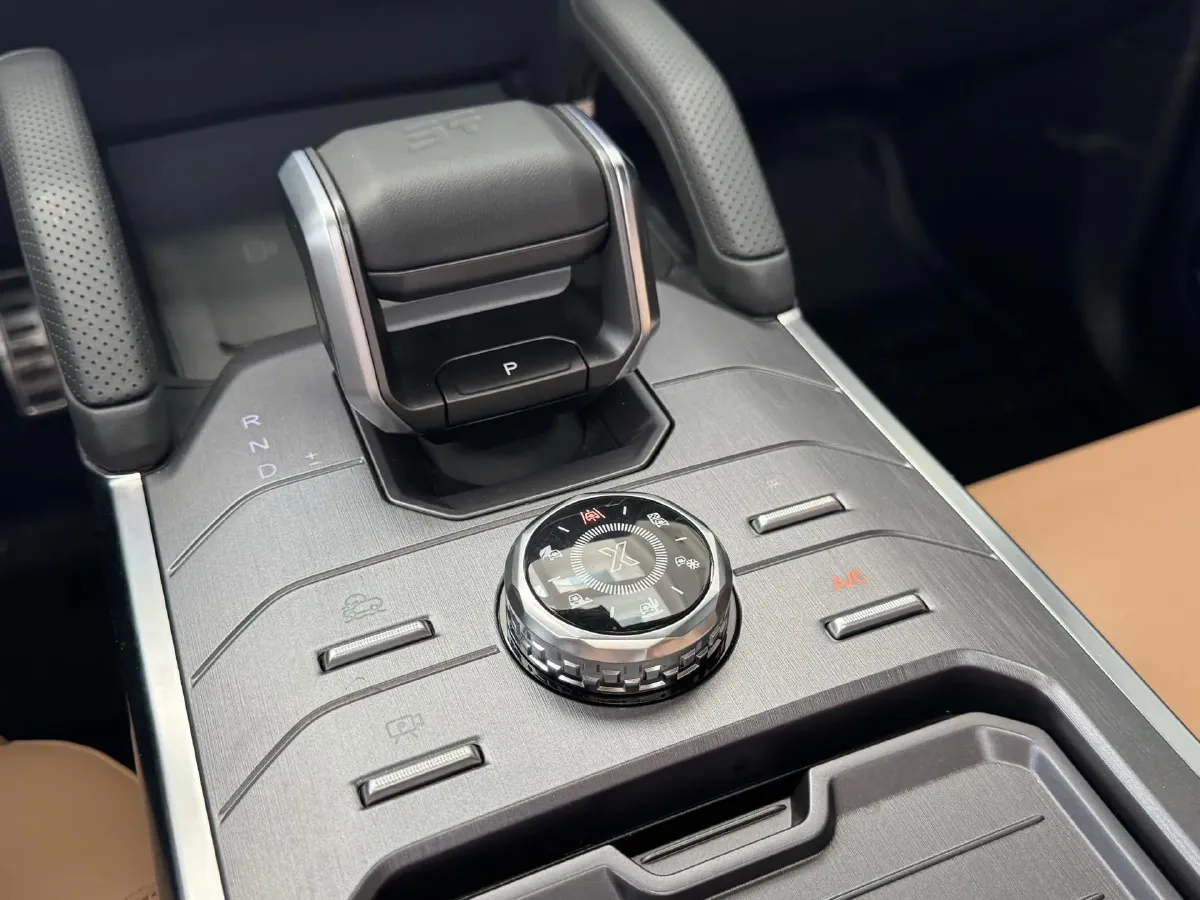 2023 Jetour Traveller 2.0T 254HP L4 7DCT,autocango,china used car exporter,china ev exporter,chinese used car exporter,chinese used ev exporter