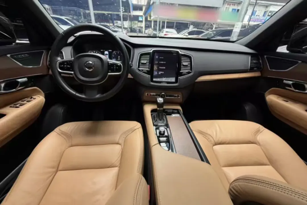 2018 Volvo XC90 2.0T 320HP L4 8AT,autocango,china used car exporter,china ev exporter,chinese used car exporter,chinese used ev exporter