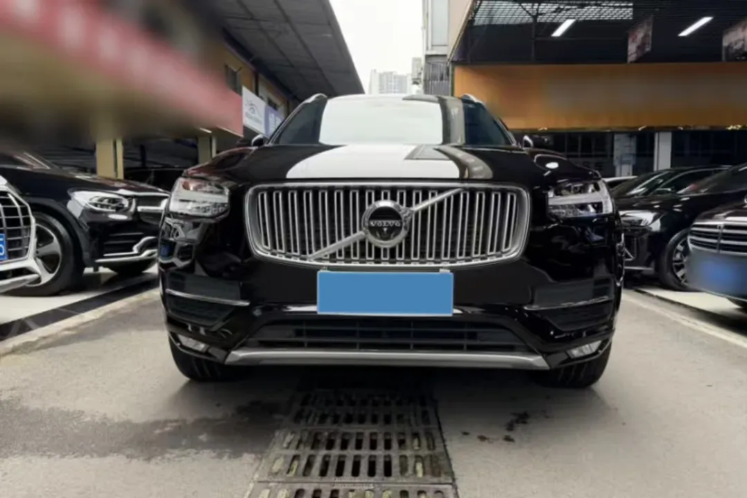 2018 Volvo XC90 2.0T 320HP L4 8AT,autocango,china used car exporter,china ev exporter,chinese used car exporter,chinese used ev exporter
