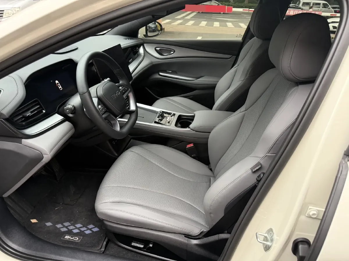 2025 BYD Seal07 DM-i 1.5L 101HP L4 E-CVT PHEV 17.6KWH,autocango,china used car exporter,china ev exporter,chinese used car exporter,chinese used ev exporter