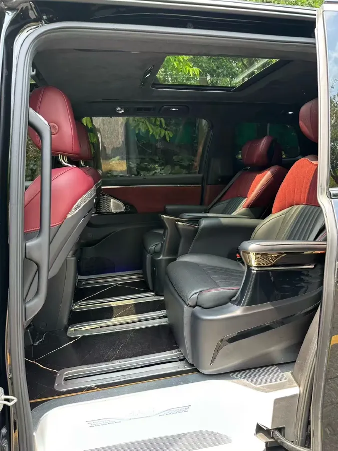 2023 GAC Trumpchi M8 2.0T 252HP L4 8AT,autocango,china used car exporter,china ev exporter,chinese used car exporter,chinese used ev exporter