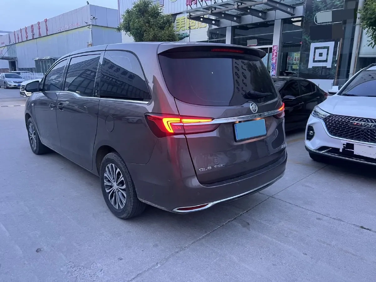 2022 Buick GL8 2.0T 237HP L4 9AT,autocango,china used car exporter,china ev exporter,chinese used car exporter,chinese used ev exporter