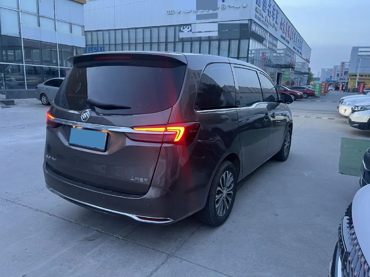 2022 Buick GL8 2.0T 237HP L4 9AT,autocango,china used car exporter,china ev exporter,chinese used car exporter,chinese used ev exporter