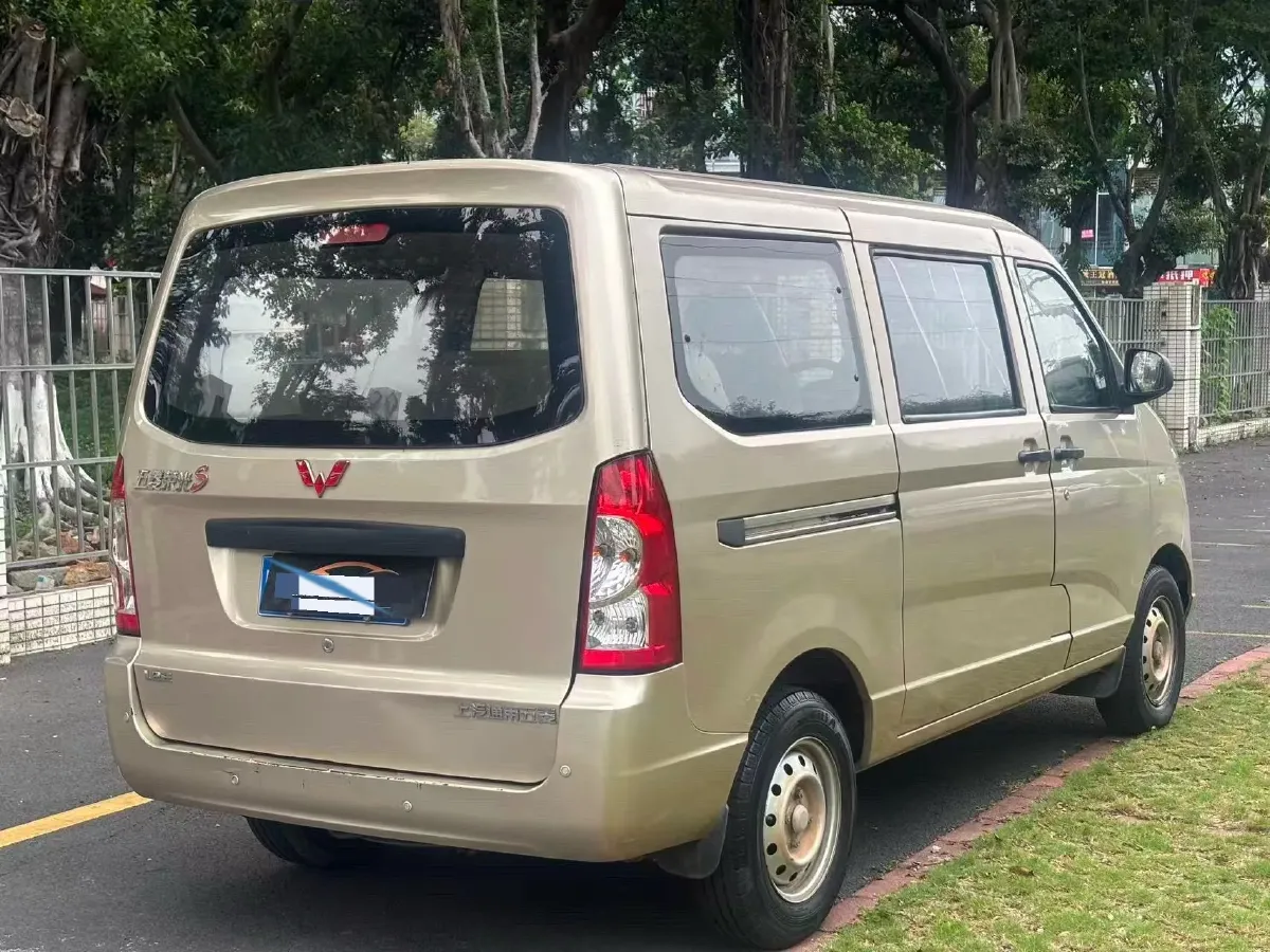 2014 WuLing RongGuang 1.5L 107HP L4 5MT,autocango,china used car exporter,china ev exporter,chinese used car exporter,chinese used ev exporter