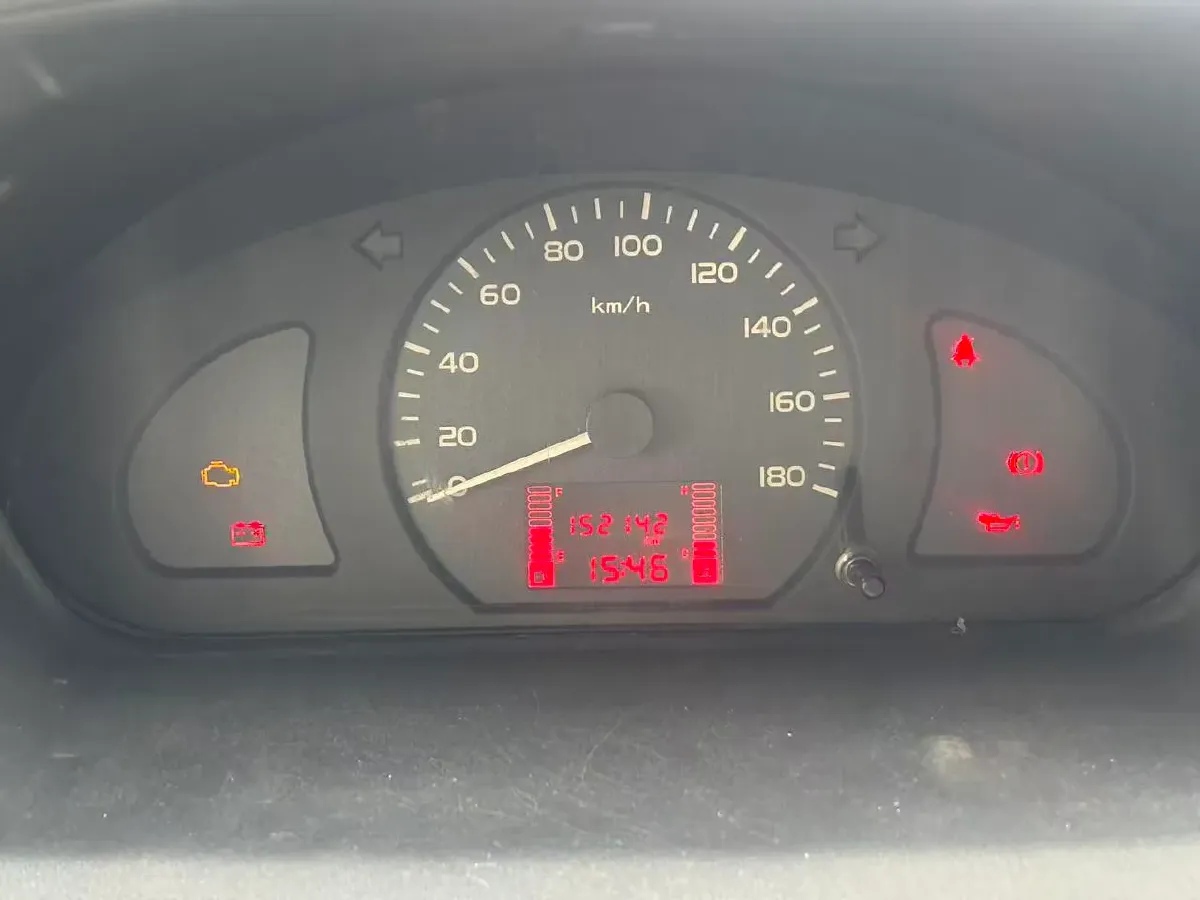 2014 WuLing RongGuang 1.5L 107HP L4 5MT,autocango,china used car exporter,china ev exporter,chinese used car exporter,chinese used ev exporter