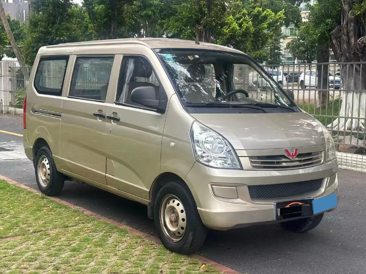 2014 WuLing RongGuang 1.5L 107HP L4 5MT,autocango,china used car exporter,china ev exporter,chinese used car exporter,chinese used ev exporter