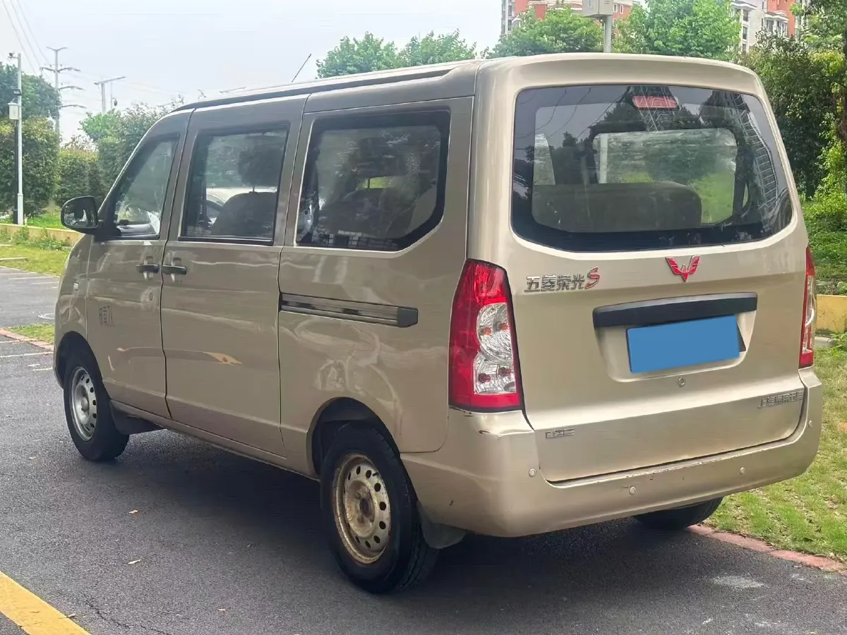 2014 WuLing RongGuang 1.5L 107HP L4 5MT,autocango,china used car exporter,china ev exporter,chinese used car exporter,chinese used ev exporter