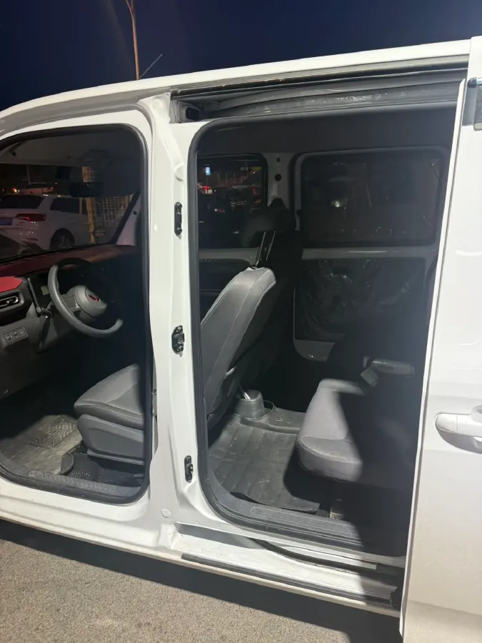 2025 WuLing ZhiGuang BEV 17.7KWH,autocango,china used car exporter,china ev exporter,chinese used car exporter,chinese used ev exporter