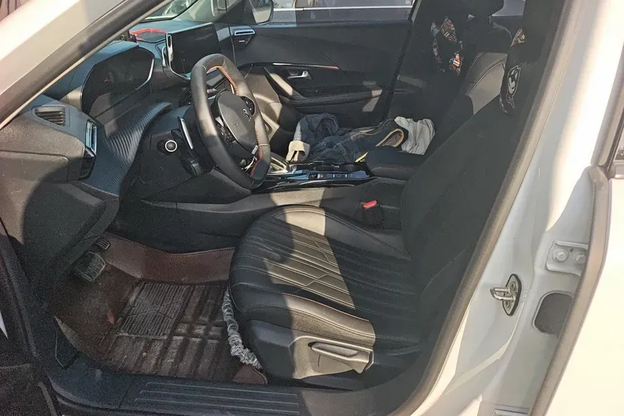 2022 Peugeot 2008 1.2T 136HP L3 6DCT,autocango,china used car exporter,china ev exporter,chinese used car exporter,chinese used ev exporter