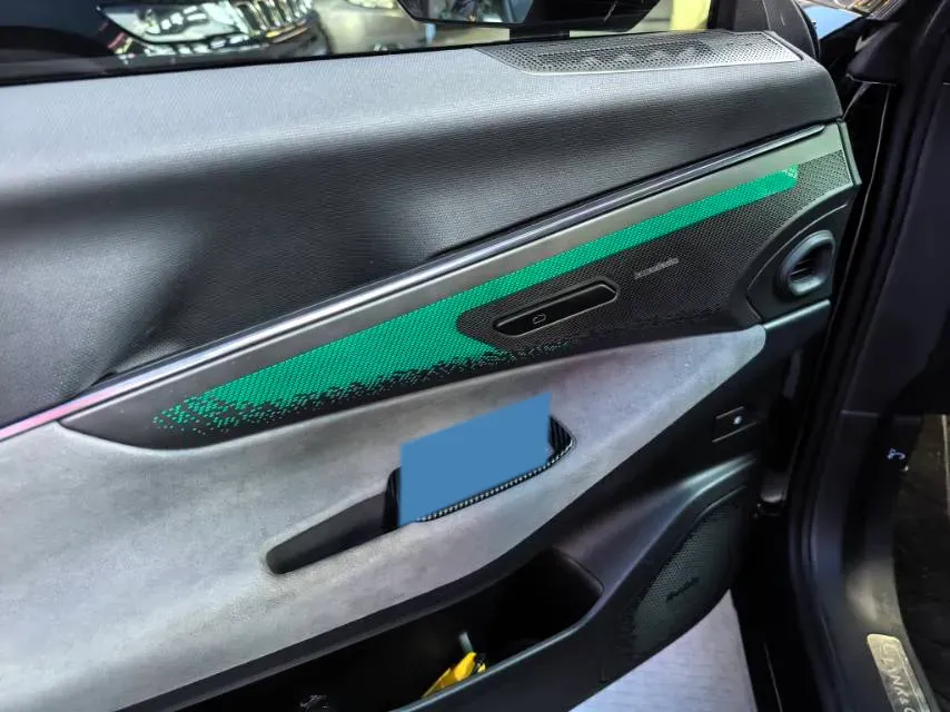 2023 LYNK&CO 08 EM-P 1.5T 163HP L4 3DHT PHEV 39.8KWH,autocango,china used car exporter,china ev exporter,chinese used car exporter,chinese used ev exporter