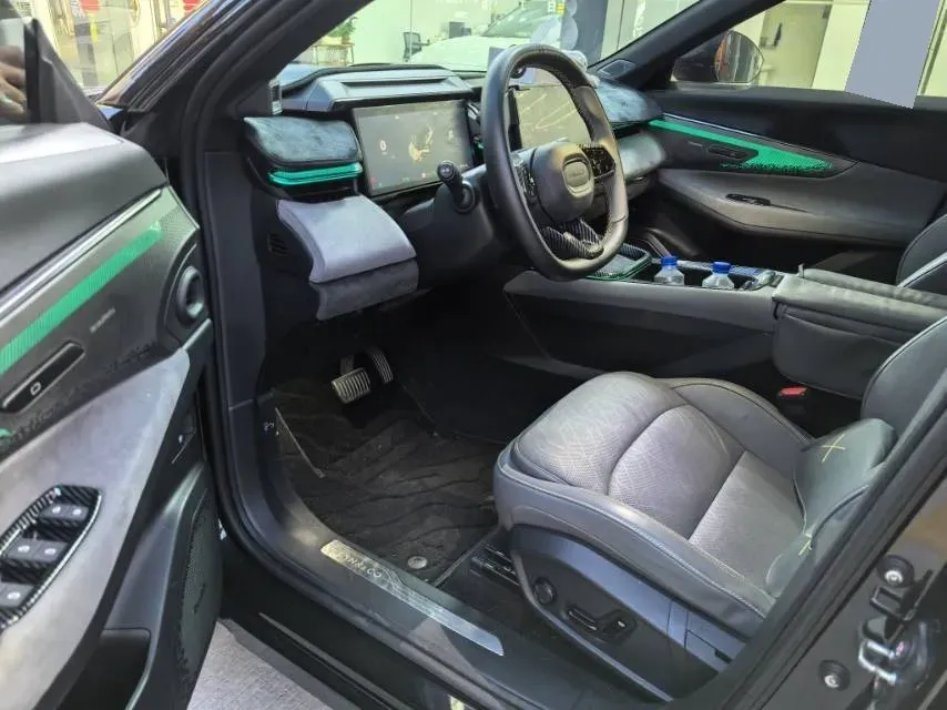 2023 LYNK&CO 08 EM-P 1.5T 163HP L4 3DHT PHEV 39.8KWH,autocango,china used car exporter,china ev exporter,chinese used car exporter,chinese used ev exporter