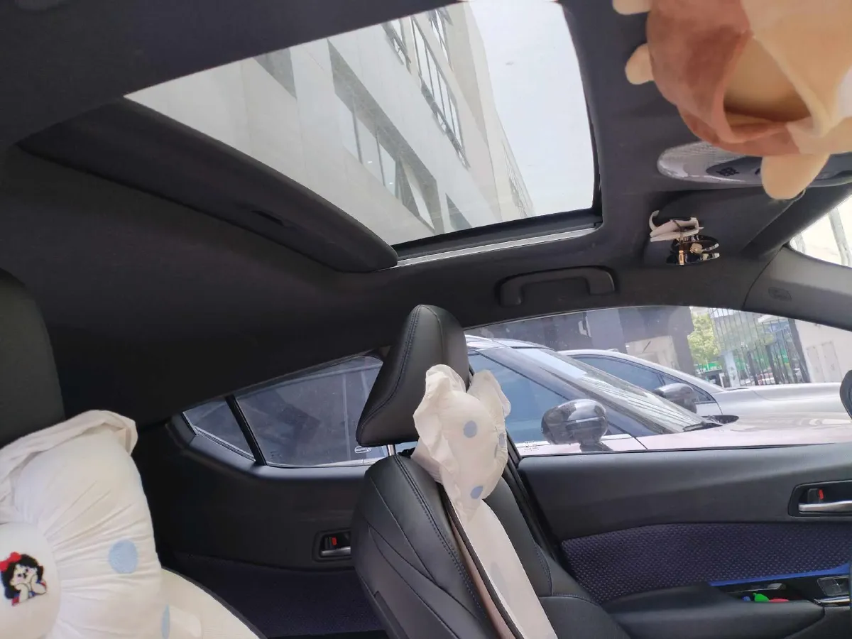 2020 Toyota C-HR 2.0L 171HP L4 CVT,autocango,china used car exporter,china ev exporter,chinese used car exporter,chinese used ev exporter