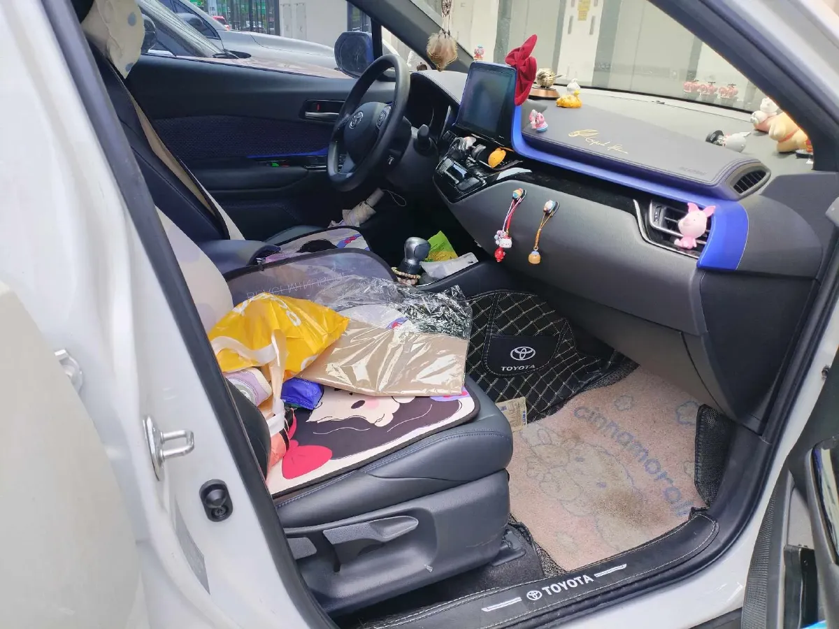 2020 Toyota C-HR 2.0L 171HP L4 CVT,autocango,china used car exporter,china ev exporter,chinese used car exporter,chinese used ev exporter