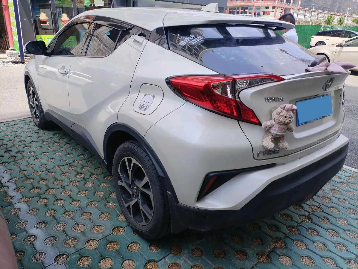 2020 Toyota C-HR 2.0L 171HP L4 CVT,autocango,china used car exporter,china ev exporter,chinese used car exporter,chinese used ev exporter
