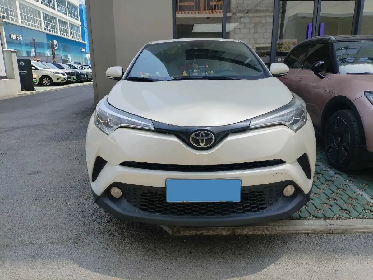 2020 Toyota C-HR 2.0L 171HP L4 CVT,autocango,china used car exporter,china ev exporter,chinese used car exporter,chinese used ev exporter