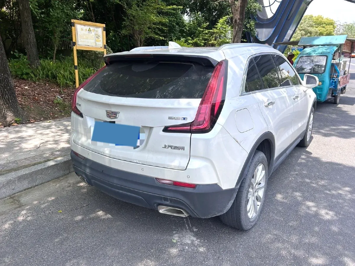 2022 Cadillac XT4 2.0T 237HP L4 9AT,autocango,china used car exporter,china ev exporter,chinese used car exporter,chinese used ev exporter