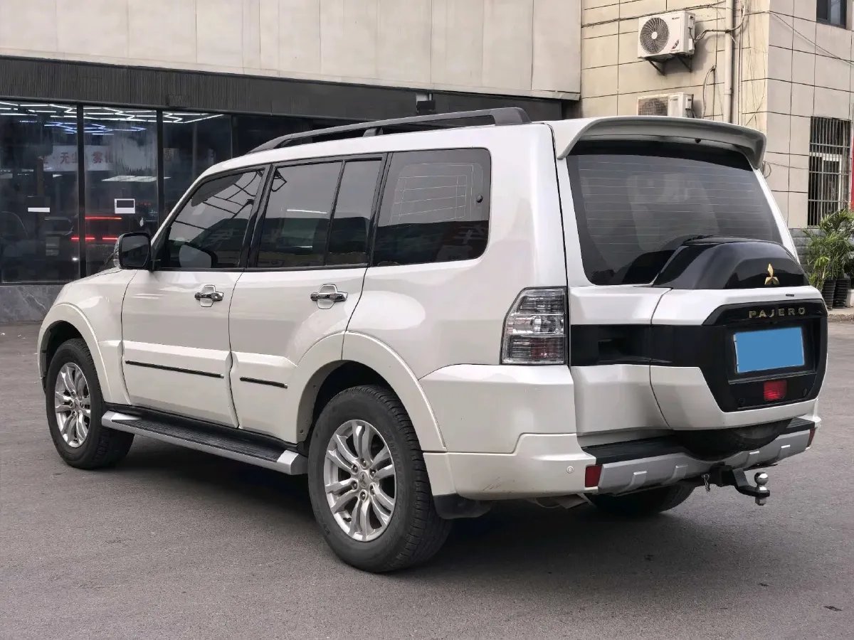 2018 Mitsubishi Pajero 3.0L 174HP V6 5AT,autocango,china used car exporter,china ev exporter,chinese used car exporter,chinese used ev exporter