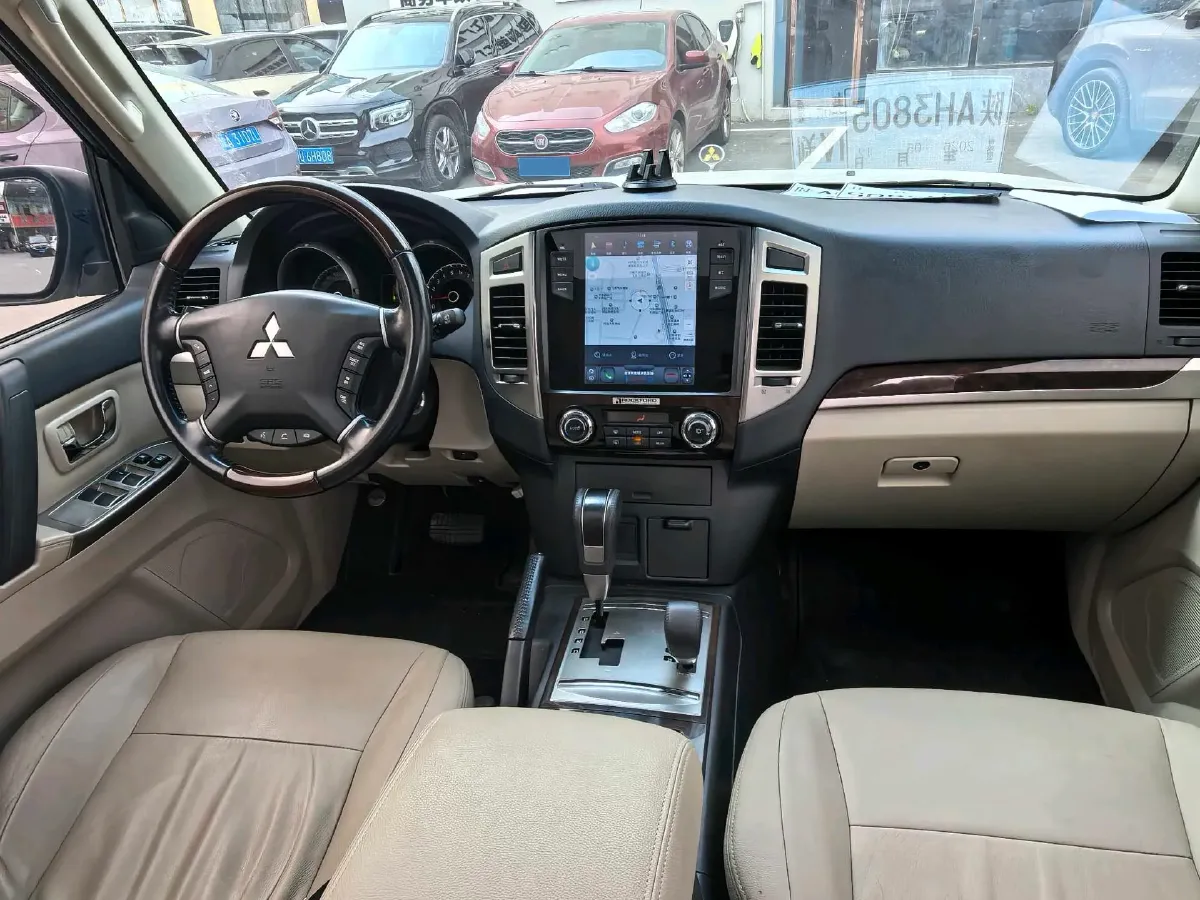 2018 Mitsubishi Pajero 3.0L 174HP V6 5AT,autocango,china used car exporter,china ev exporter,chinese used car exporter,chinese used ev exporter