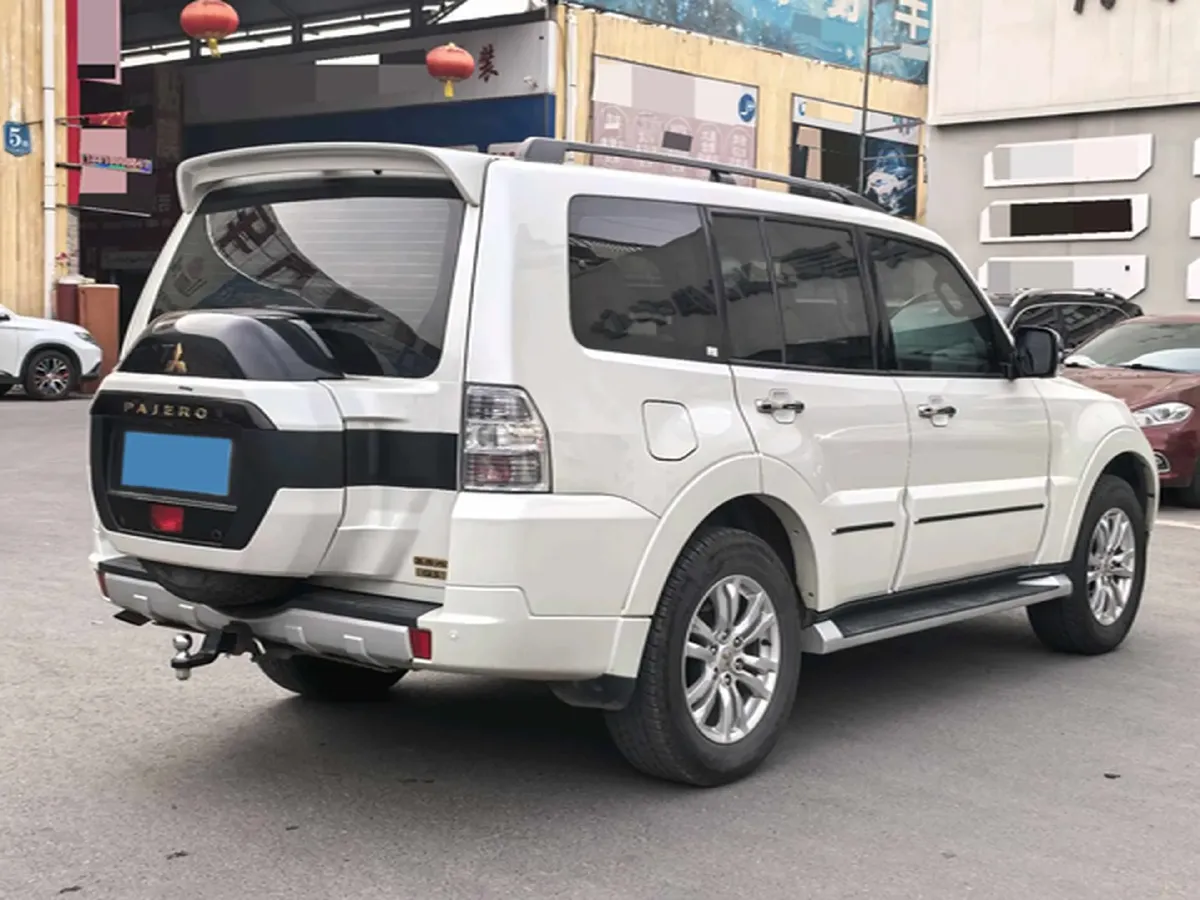 2018 Mitsubishi Pajero 3.0L 174HP V6 5AT,autocango,china used car exporter,china ev exporter,chinese used car exporter,chinese used ev exporter