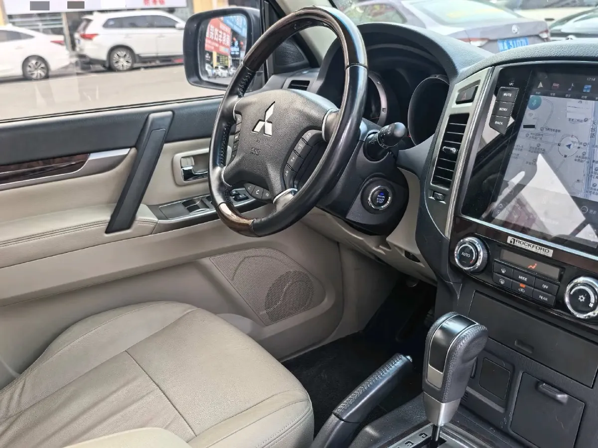 2018 Mitsubishi Pajero 3.0L 174HP V6 5AT,autocango,china used car exporter,china ev exporter,chinese used car exporter,chinese used ev exporter