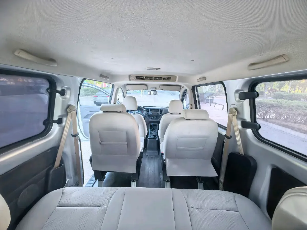 2019 WuLing HongGuang V 1.5L 105HP L4 5MT,autocango,china used car exporter,china ev exporter,chinese used car exporter,chinese used ev exporter