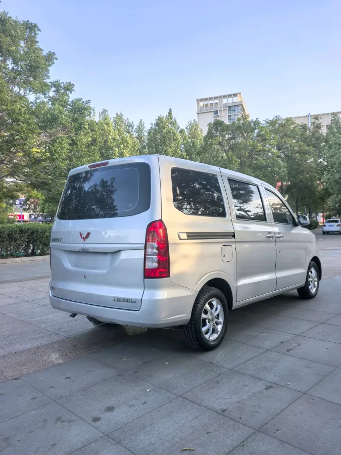 2019 WuLing HongGuang V 1.5L 105HP L4 5MT,autocango,china used car exporter,china ev exporter,chinese used car exporter,chinese used ev exporter
