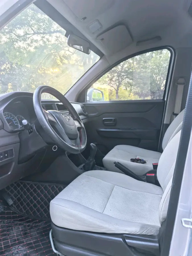 2019 WuLing HongGuang V 1.5L 105HP L4 5MT,autocango,china used car exporter,china ev exporter,chinese used car exporter,chinese used ev exporter