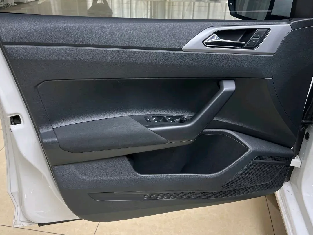 2023 Volkswagen Polo 1.5L 113HP L4 6AT,autocango,china used car exporter,china ev exporter,chinese used car exporter,chinese used ev exporter