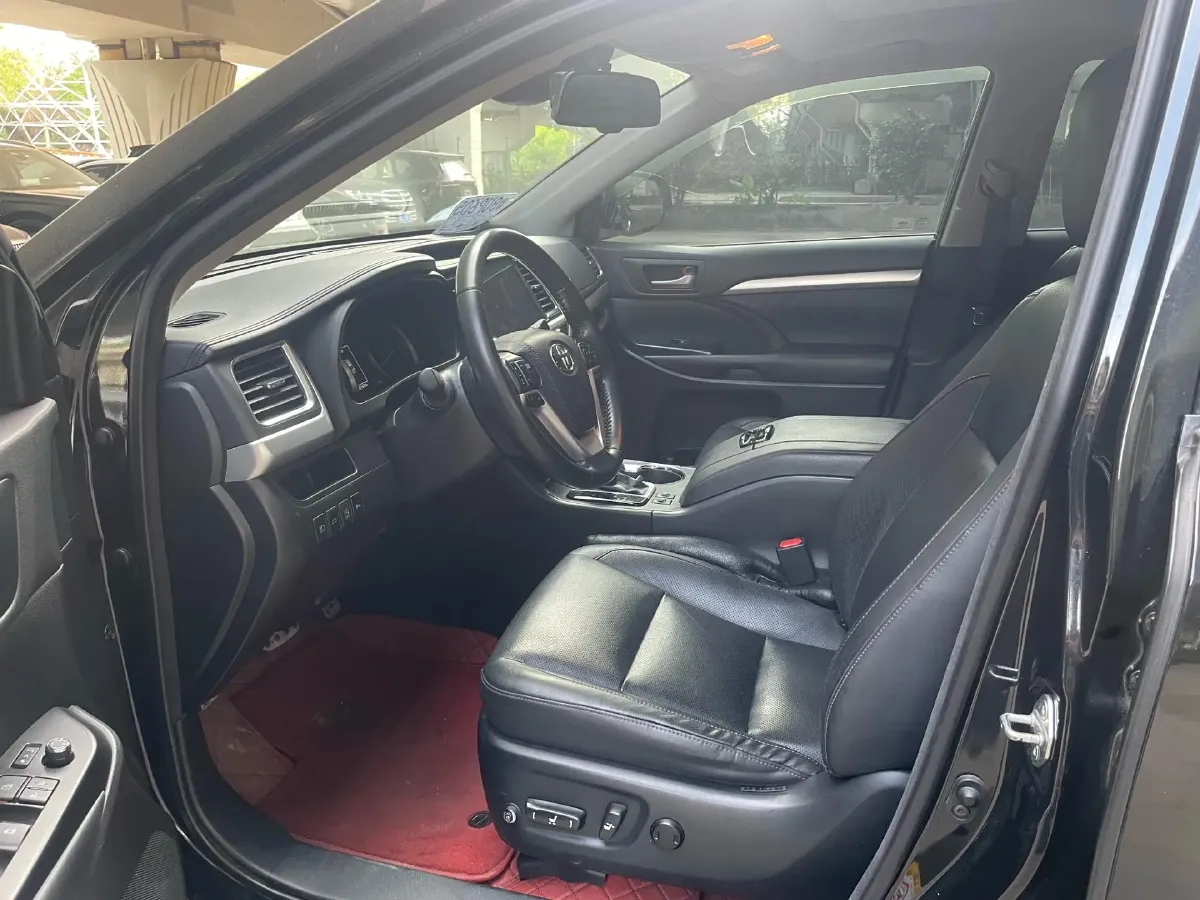 2018 Jeep Grand Commander 2.0T 265HP L4 9AT,autocango,china used car exporter,china ev exporter,chinese used car exporter,chinese used ev exporter