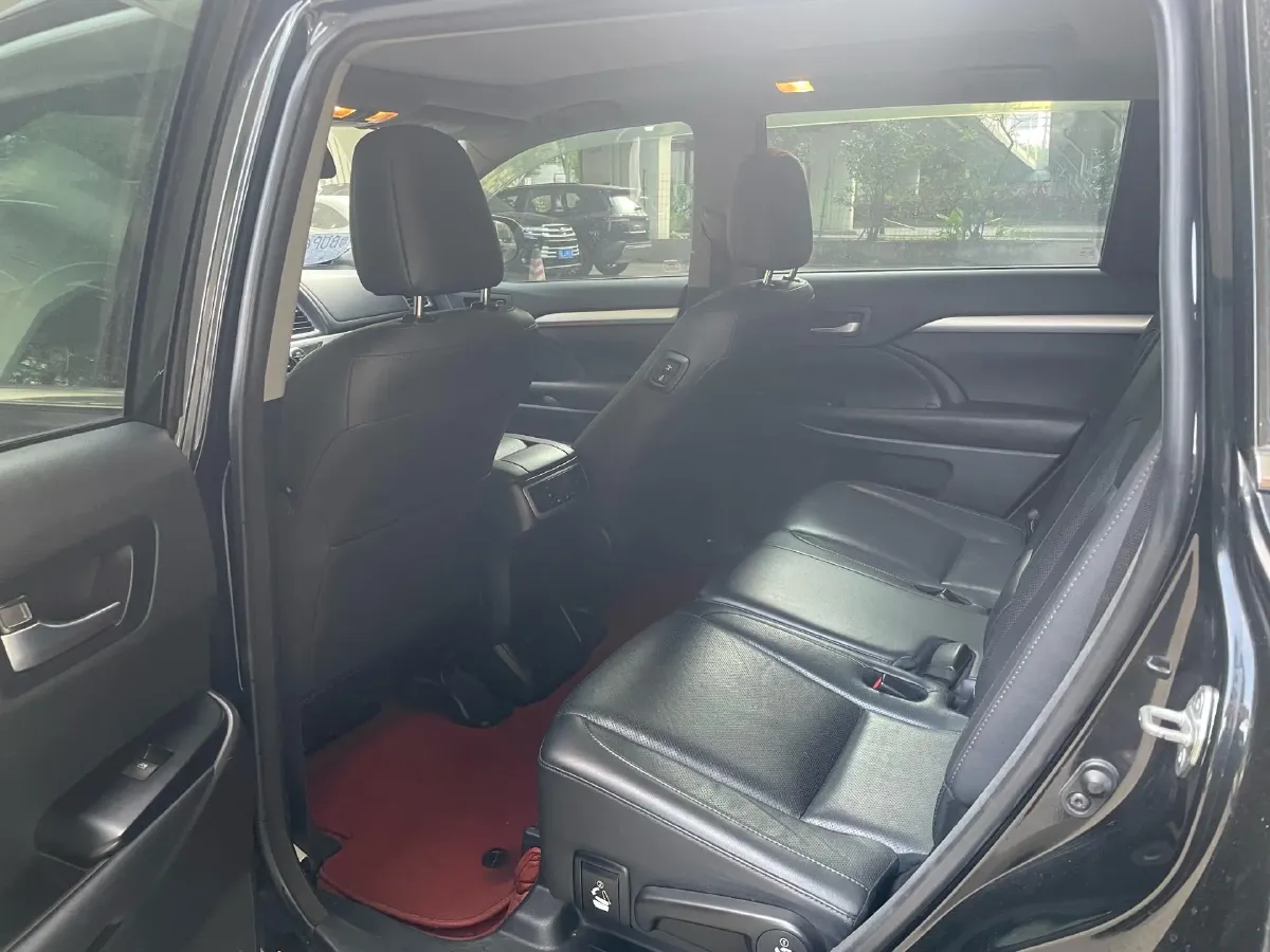 2018 Jeep Grand Commander 2.0T 265HP L4 9AT,autocango,china used car exporter,china ev exporter,chinese used car exporter,chinese used ev exporter