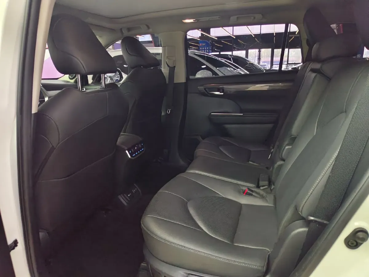 2022 Toyota Highlander 2.5L 192HP L4 E-CVT Hybrid,autocango,china used car exporter,china ev exporter,chinese used car exporter,chinese used ev exporter