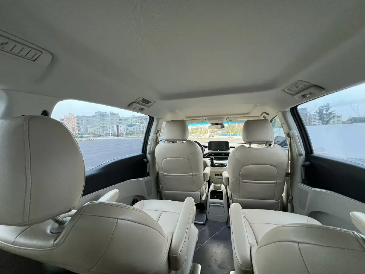 2023 Buick GL8 2.0T 237HP L4 9AT,autocango,china used car exporter,china ev exporter,chinese used car exporter,chinese used ev exporter